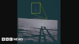五角大楼发布的不明飞行物文件描述了漂浮物体和闪光